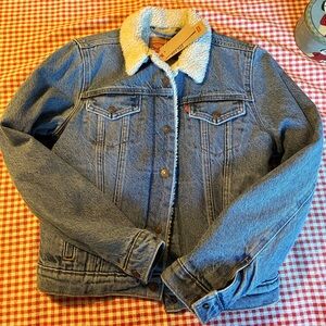 Levi’s Sherpa Jean Jacket - NEW - Small